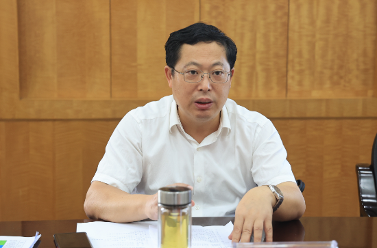 陶伟军调度雪花之夜华容雪花啤酒节筹备工作